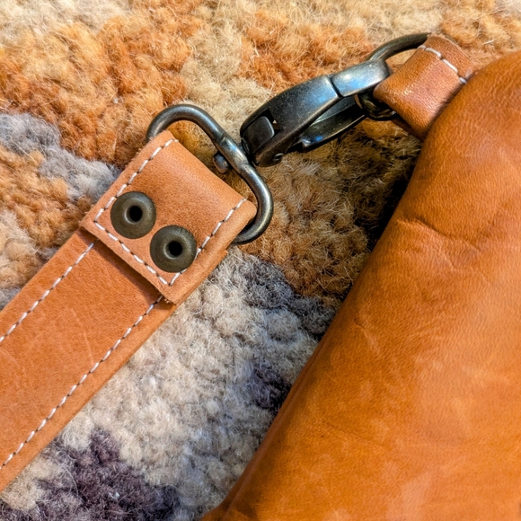 Free2Fly Ivey Wristlet Wallet All Leather Clutch in Cognac - Picture 4 of 11